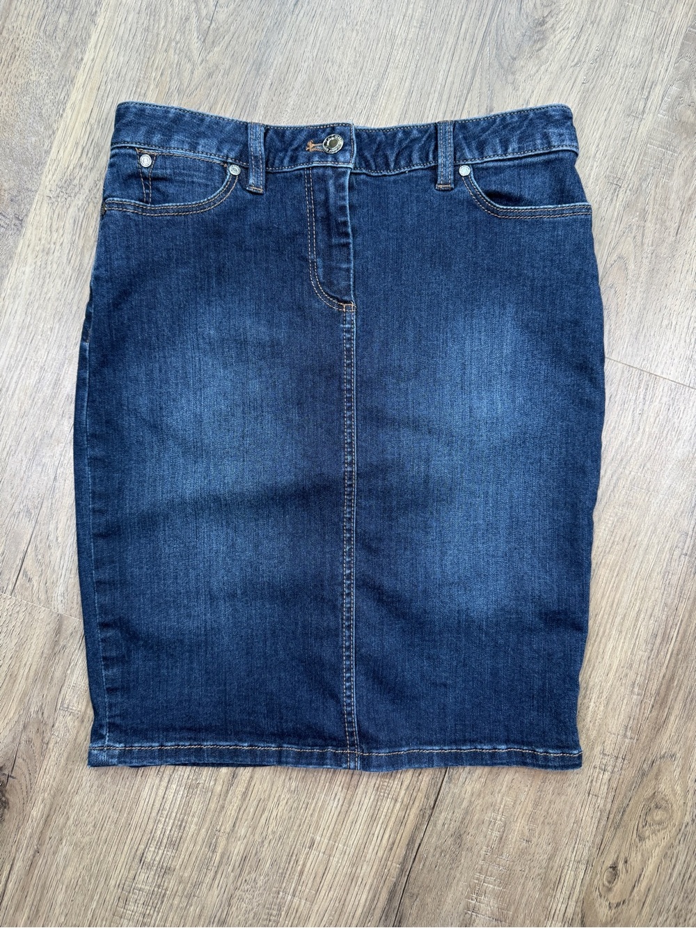 Talbots Dark Wash Denim Pencil Skirt Size 2 Stretch Back Slit